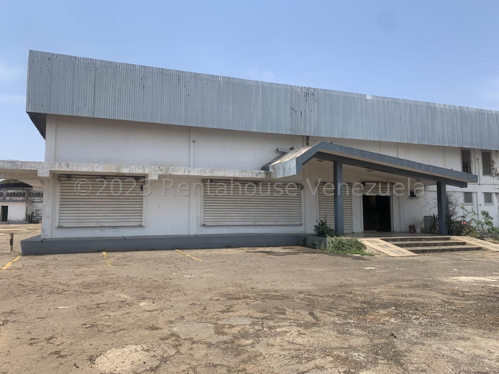 Local comercial en Avenida Goajira, Maracaibo - 1