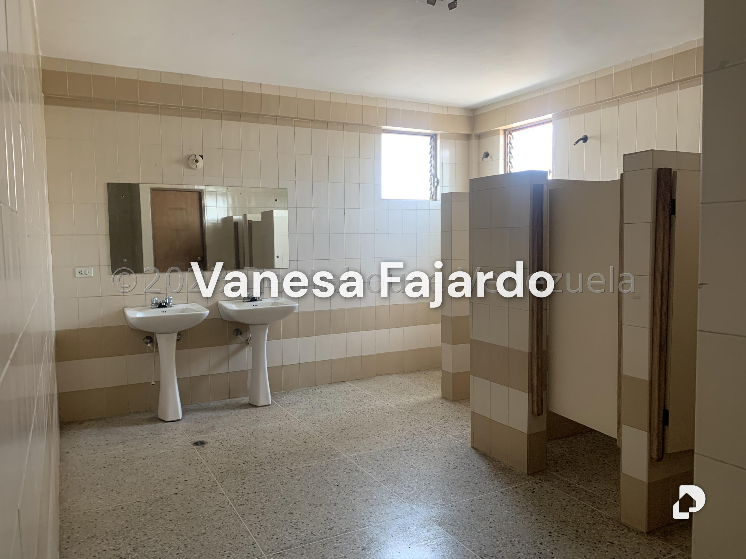 Local comercial en Avenida Goajira, Maracaibo – 22