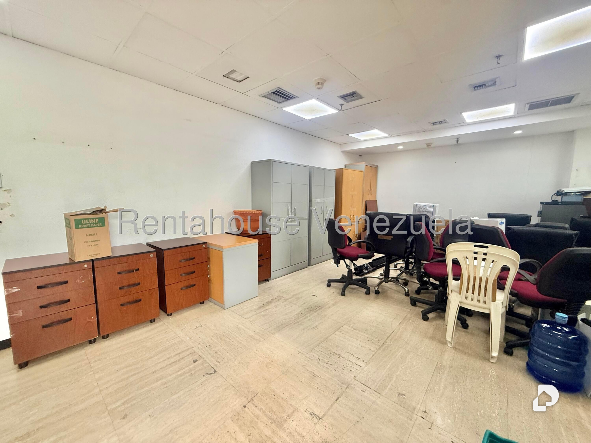 Local comercial en Plaza Venezuela, Caracas – 13