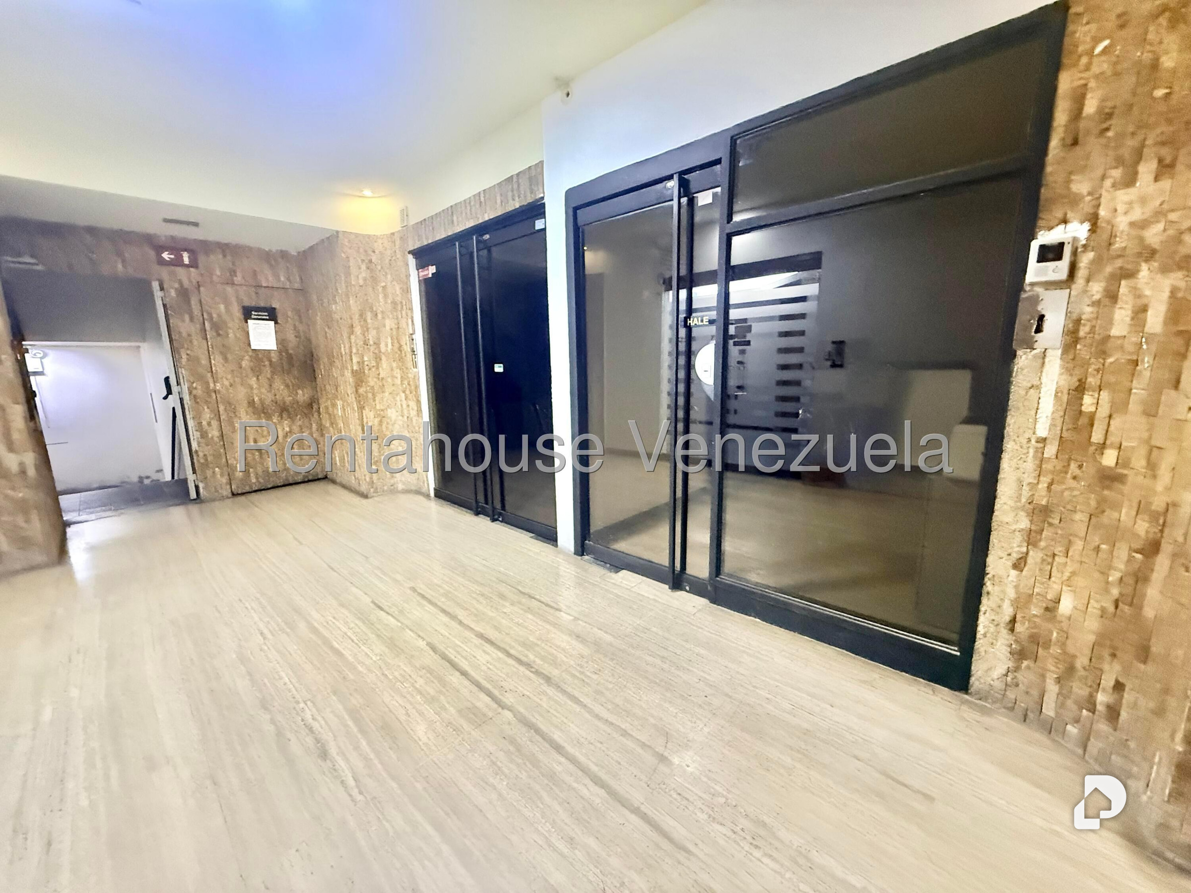 Local comercial en Plaza Venezuela, Caracas – 6