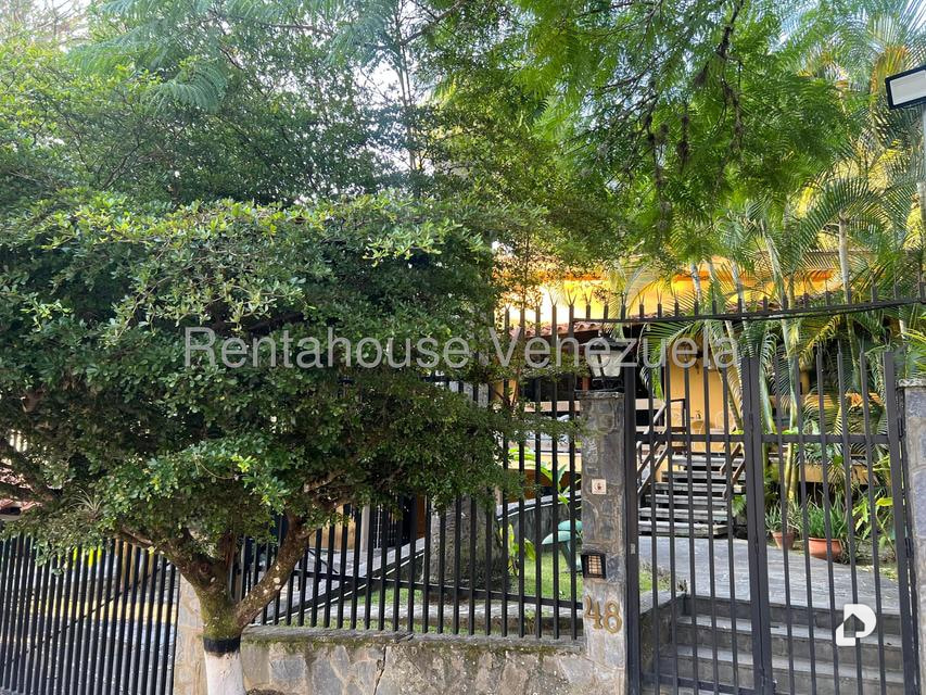 House in Los Geranios, Caracas – 3