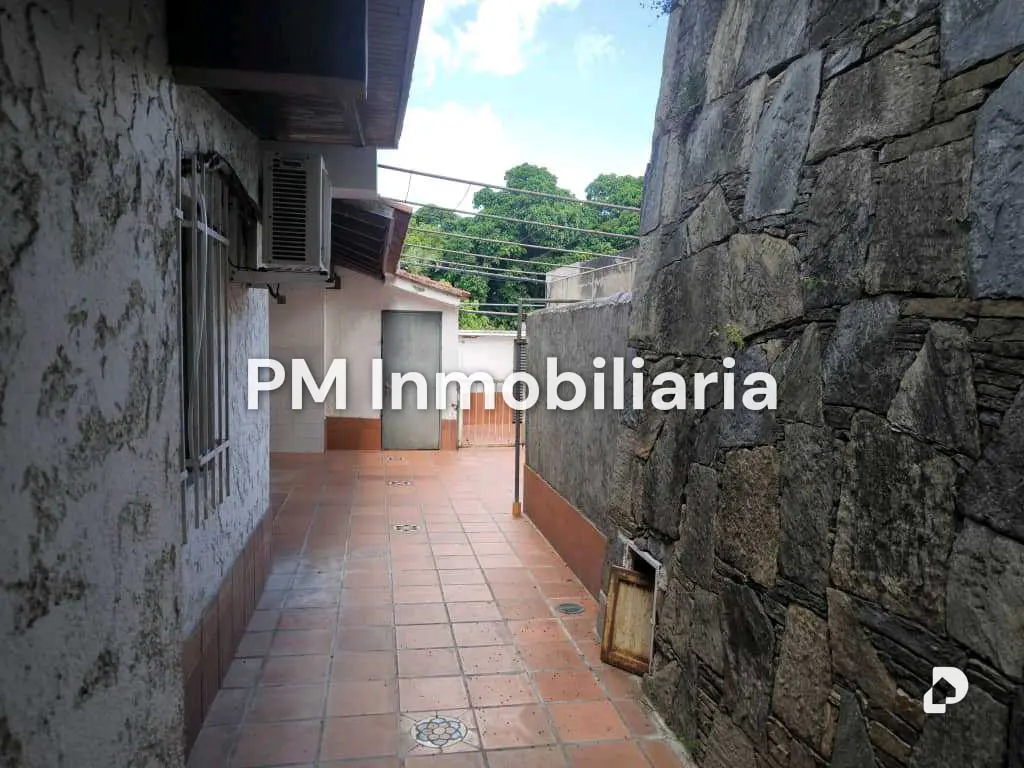 Casa en Cumbres de Curumo, Caracas – 28
