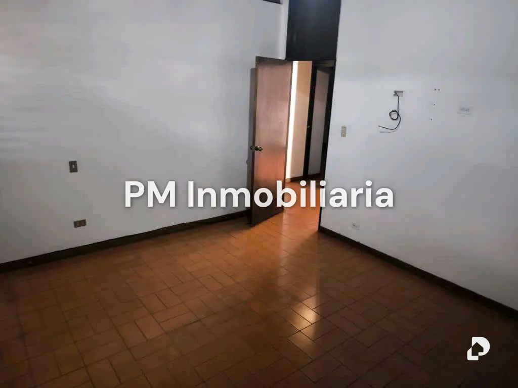 Casa en Cumbres de Curumo, Caracas – 15
