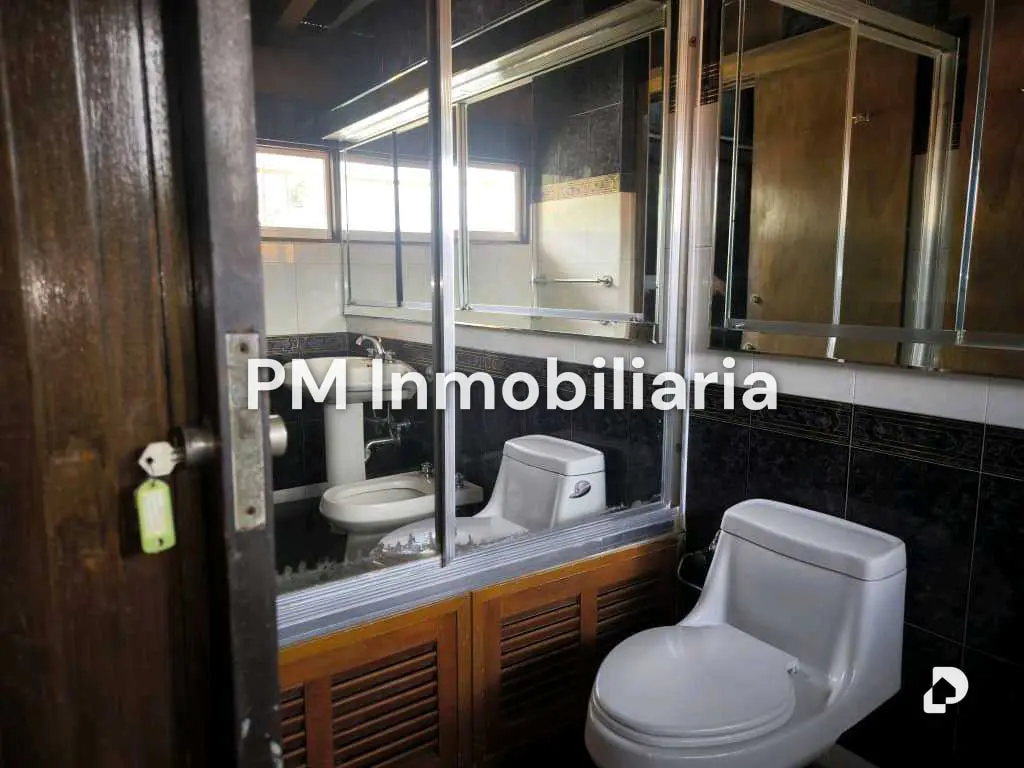 Casa en Cumbres de Curumo, Caracas – 23
