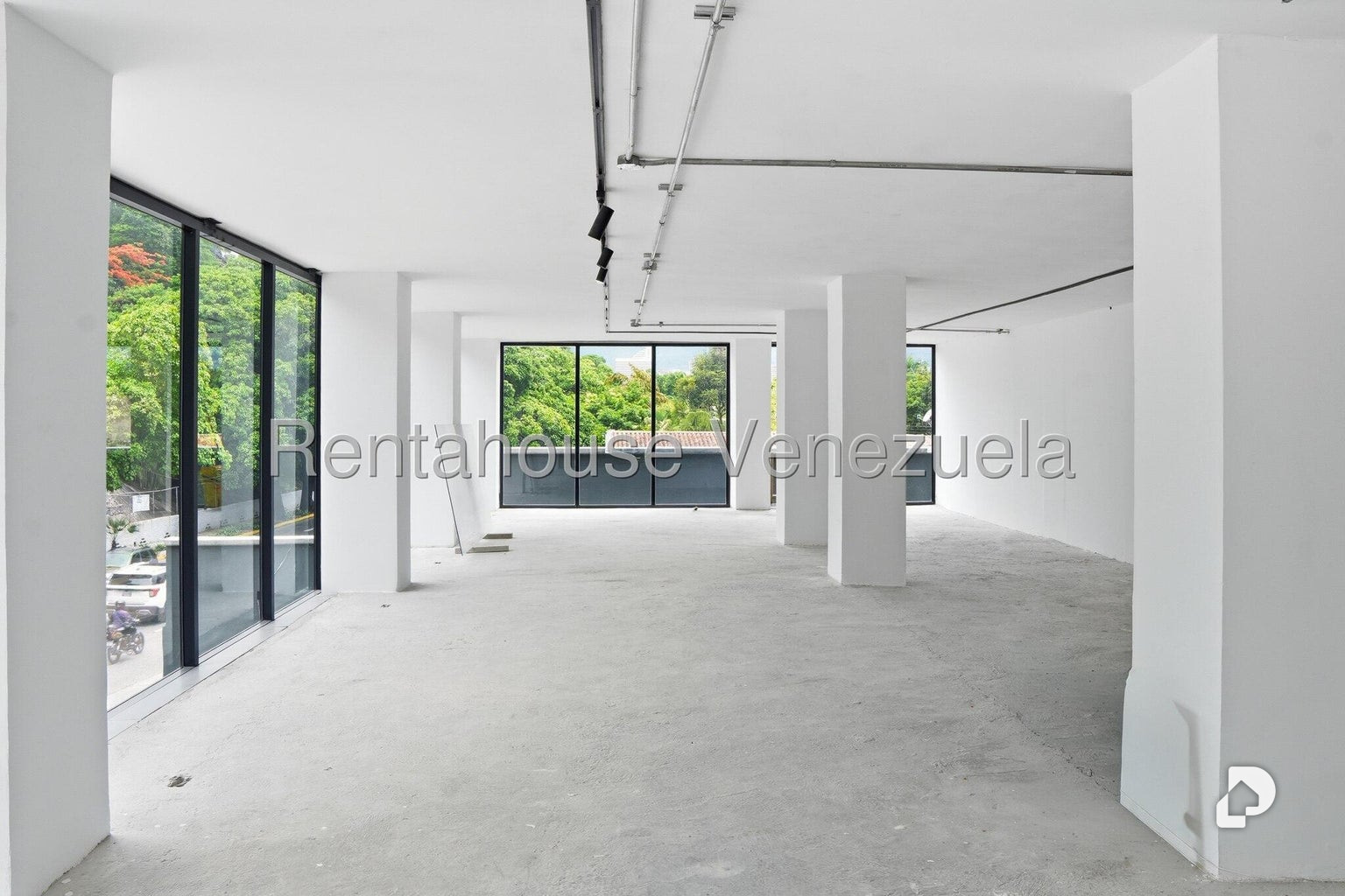 Local comercial en Chuao, Caracas