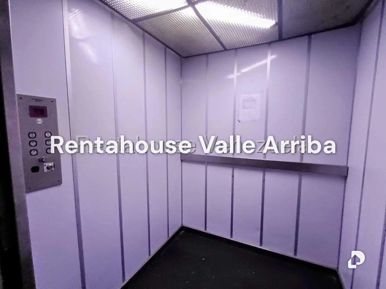 Local comercial en Parroquia Catedral, Caracas – 19