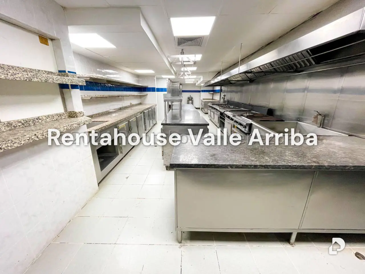 Local comercial en Los Palos Grandes, Caracas – 11