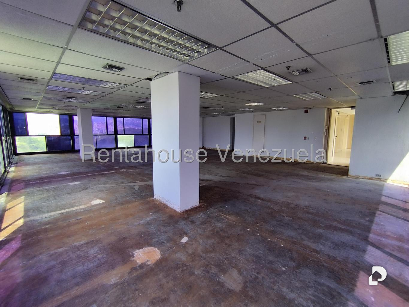 Oficina en Plaza Venezuela, Caracas – 10