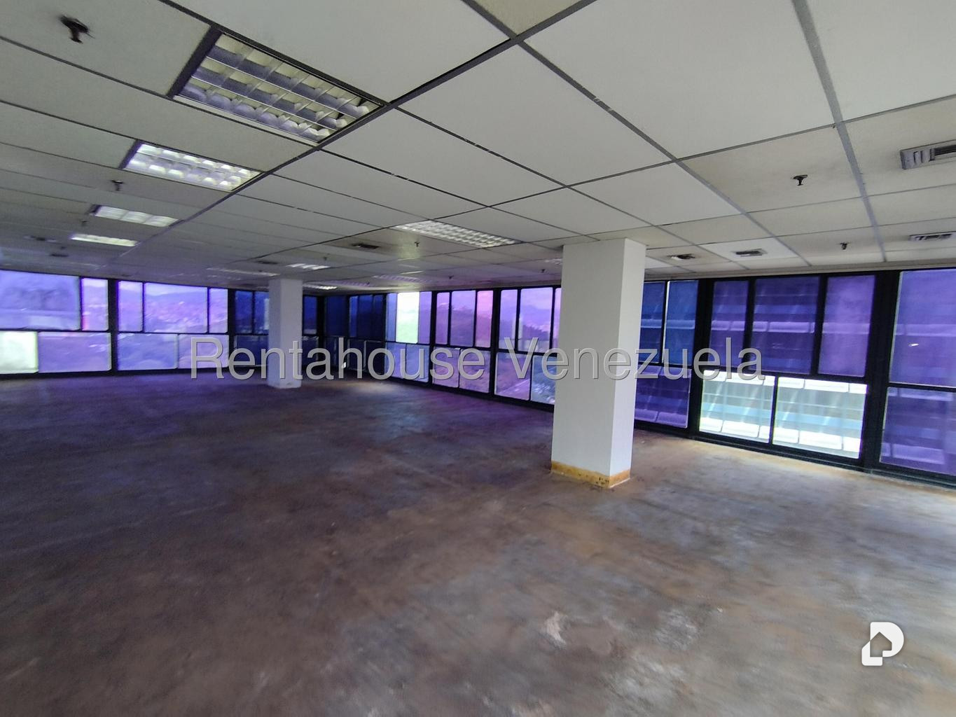 Oficina en Plaza Venezuela, Caracas – 2
