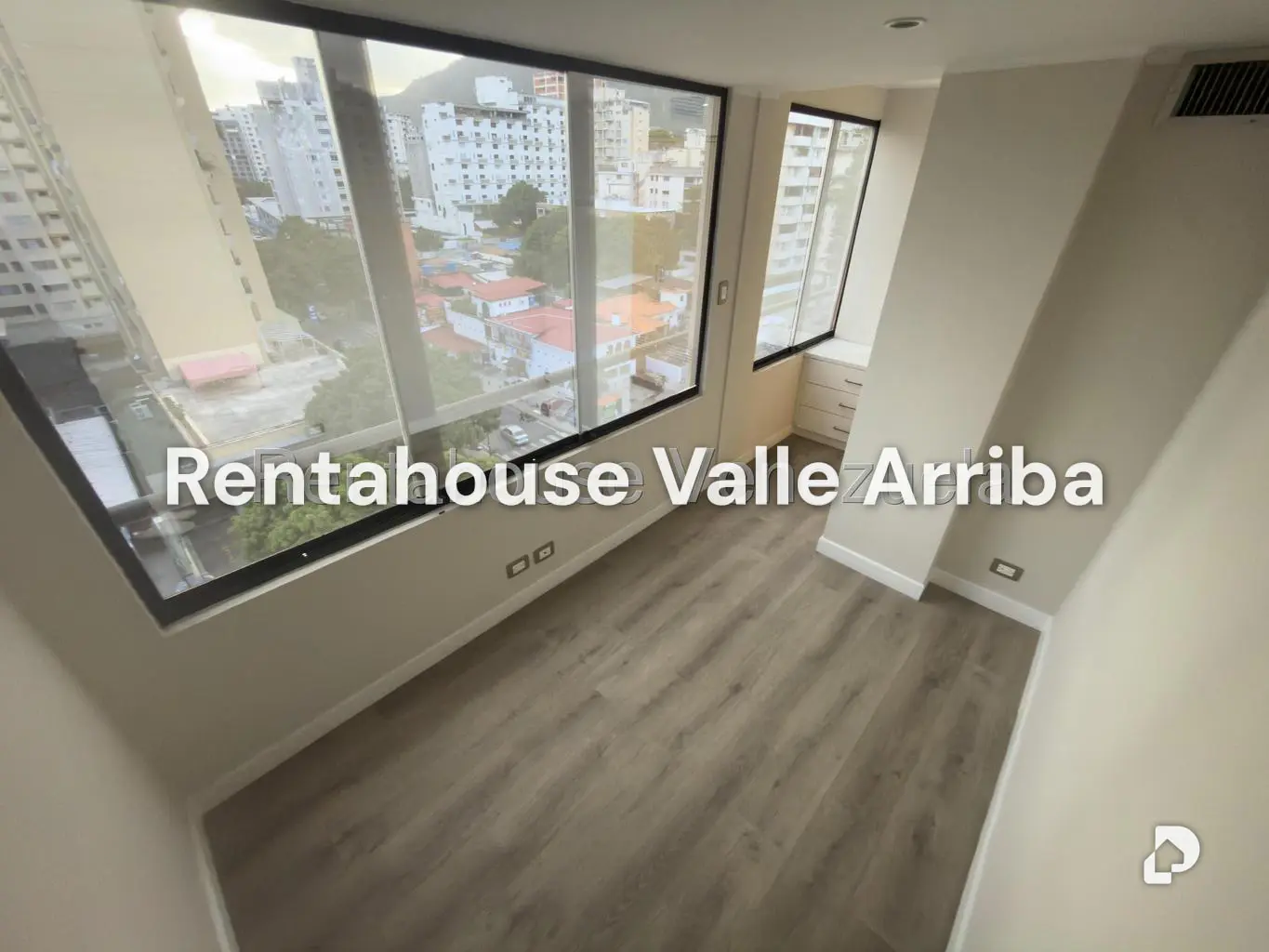 Apartamento en Los Palos Grandes, Caracas – 13