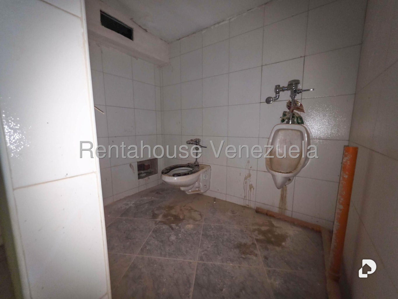 Local comercial en Los Dos Caminos, Caracas – 15