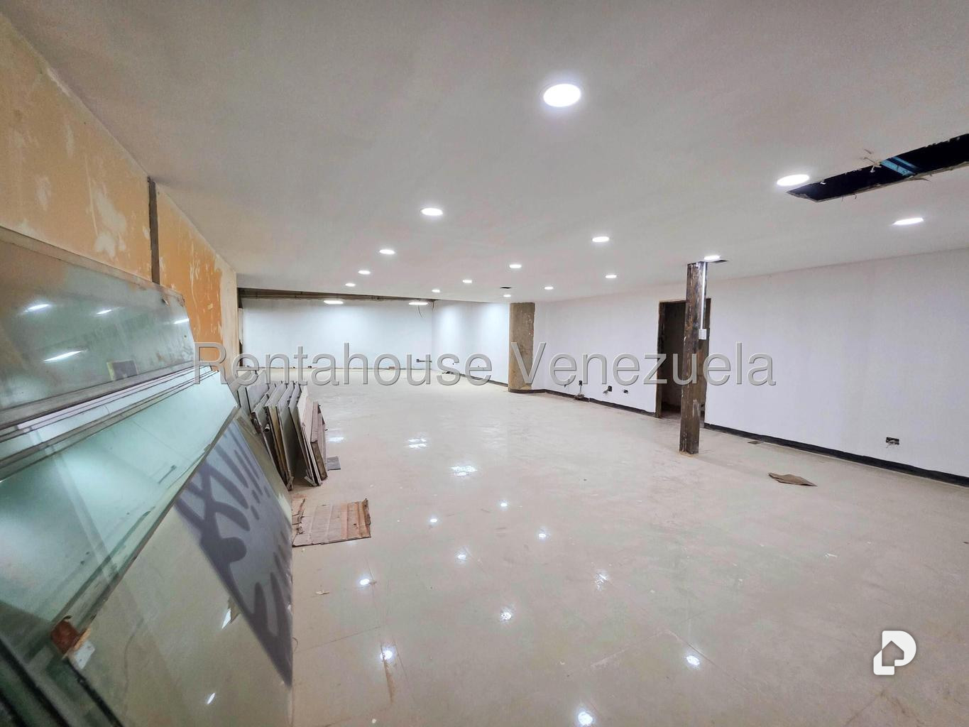Local comercial en Los Dos Caminos, Caracas – 22