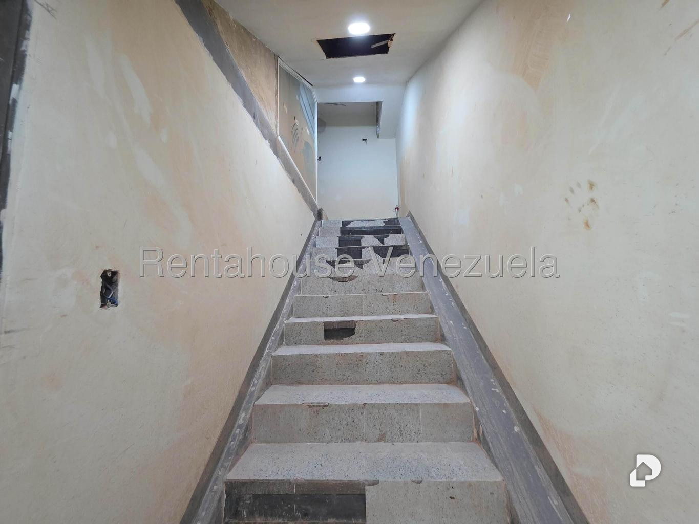 Local comercial en Los Dos Caminos, Caracas – 12