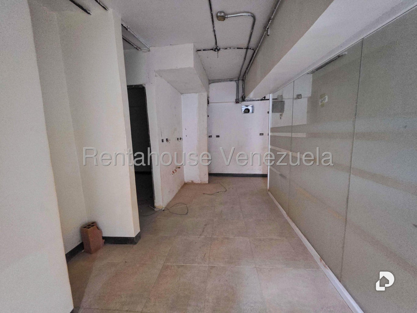 Local comercial en Los Dos Caminos, Caracas – 21