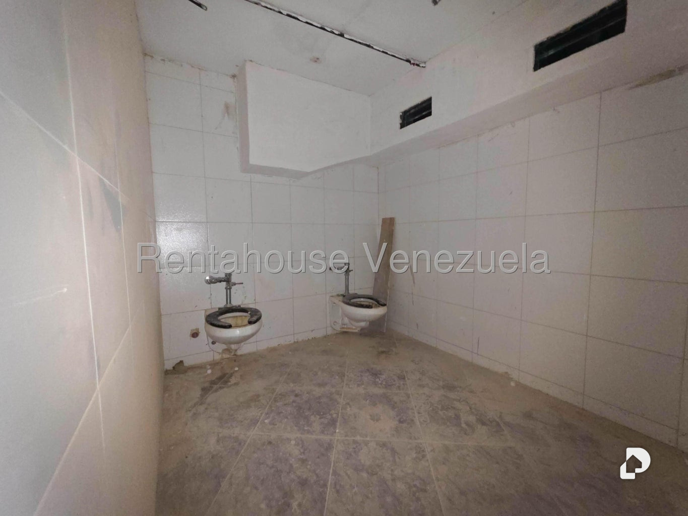 Local comercial en Los Dos Caminos, Caracas – 16