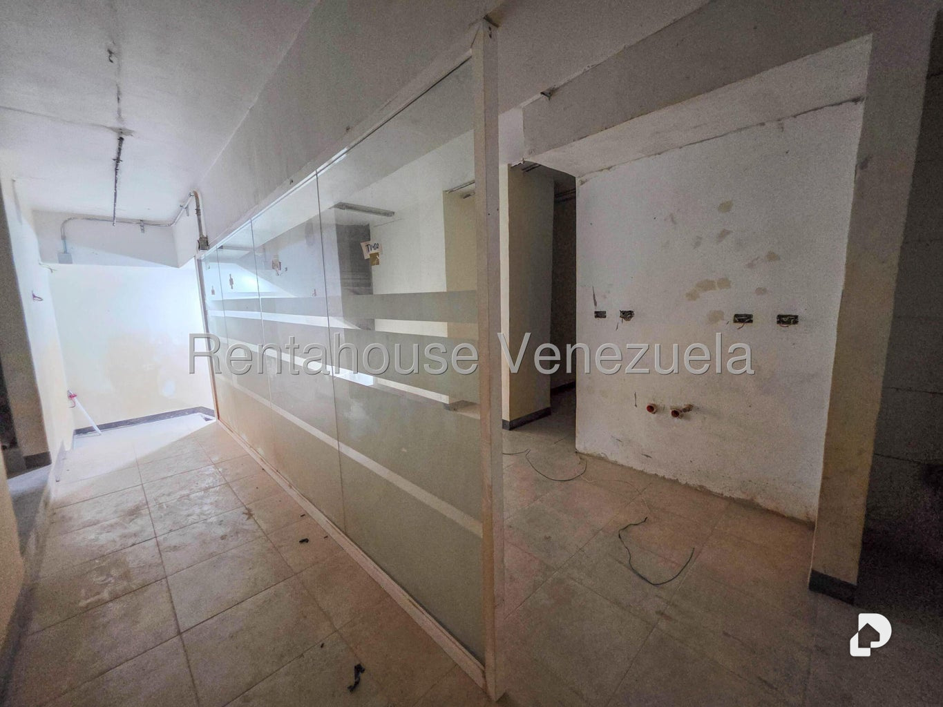 Local comercial en Los Dos Caminos, Caracas – 18