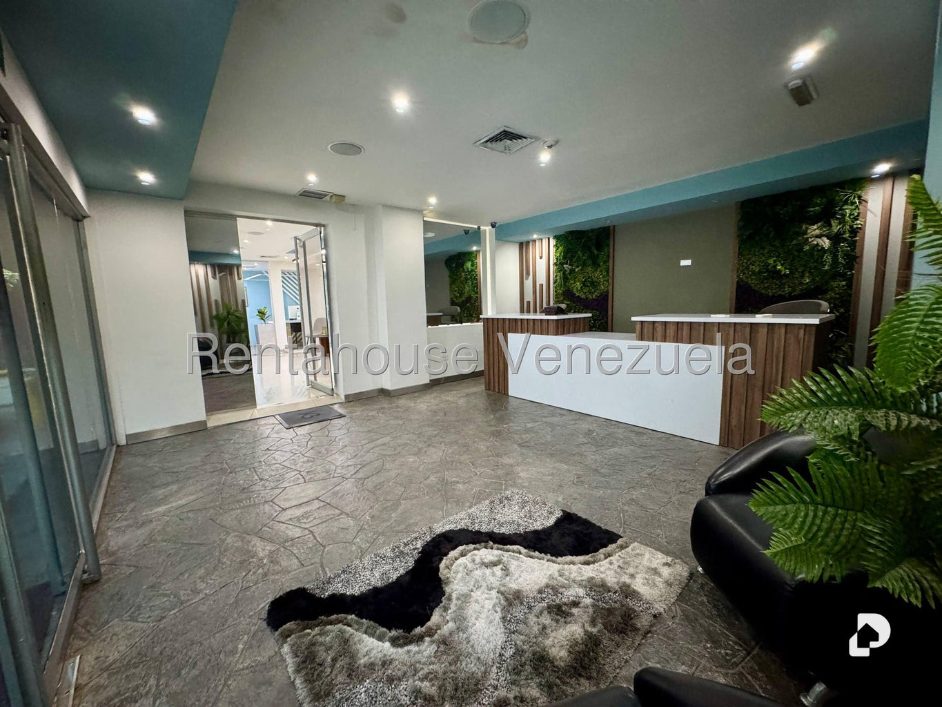 Local comercial en Chuao, Caracas – 11