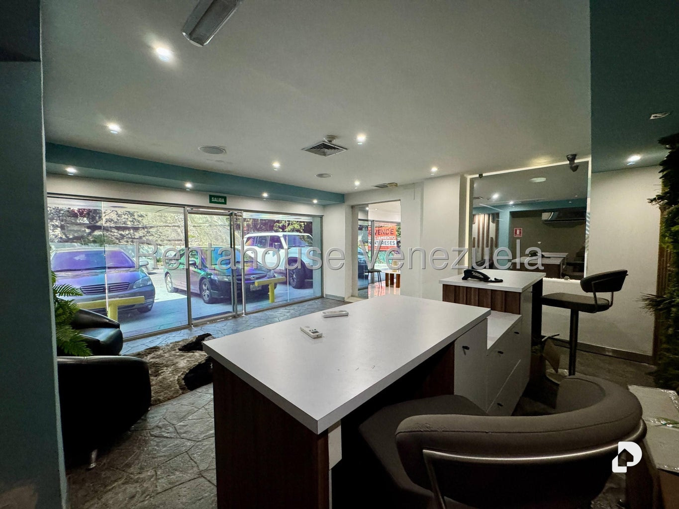 Local comercial en Chuao, Caracas – 9