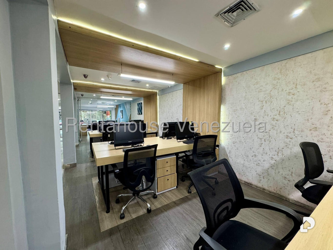 Local comercial en Chuao, Caracas – 27