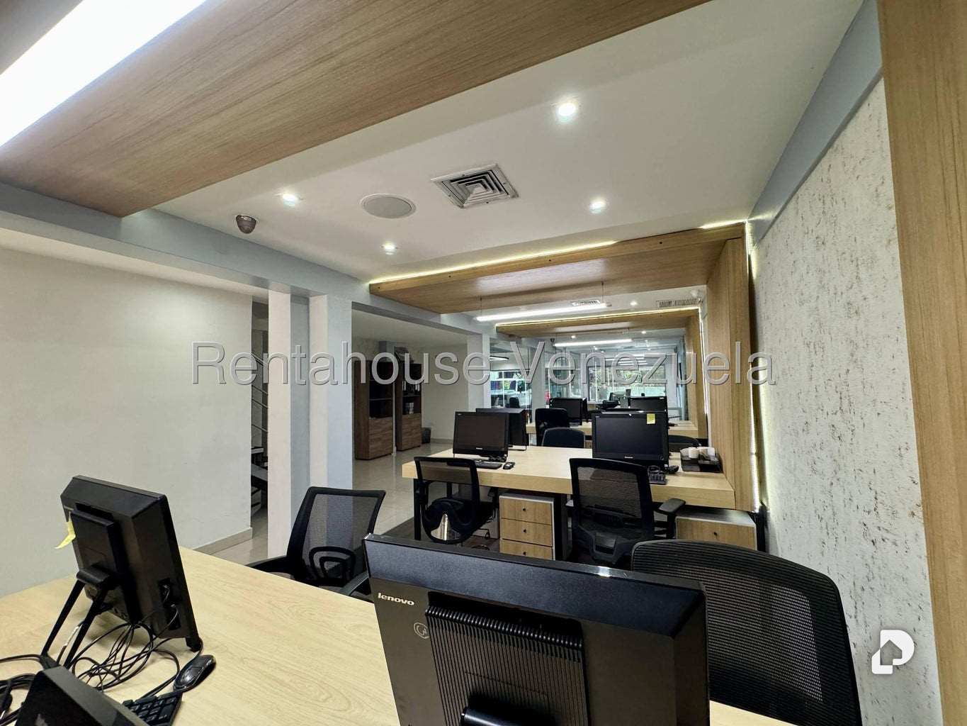 Local comercial en Chuao, Caracas – 24