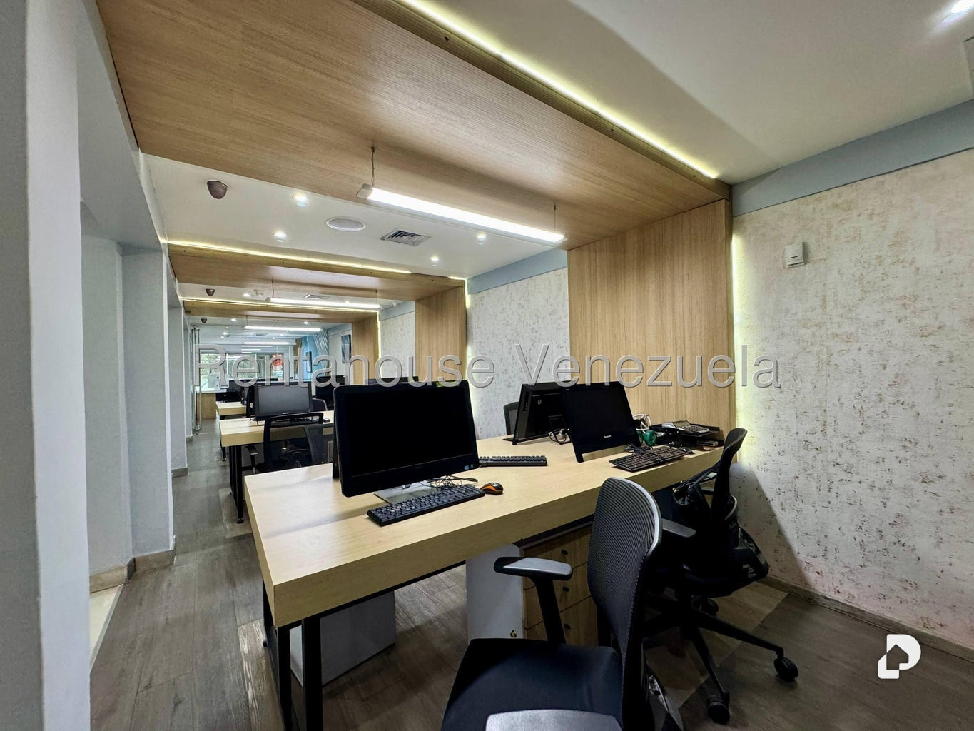 Local comercial en Chuao, Caracas – 28