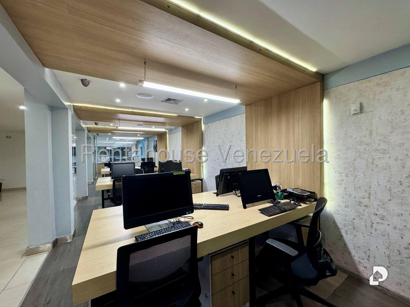 Local comercial en Chuao, Caracas – 13
