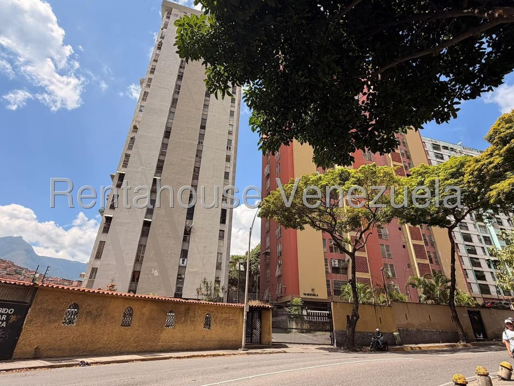 Apartamento en Palo Verde, Caracas - 1