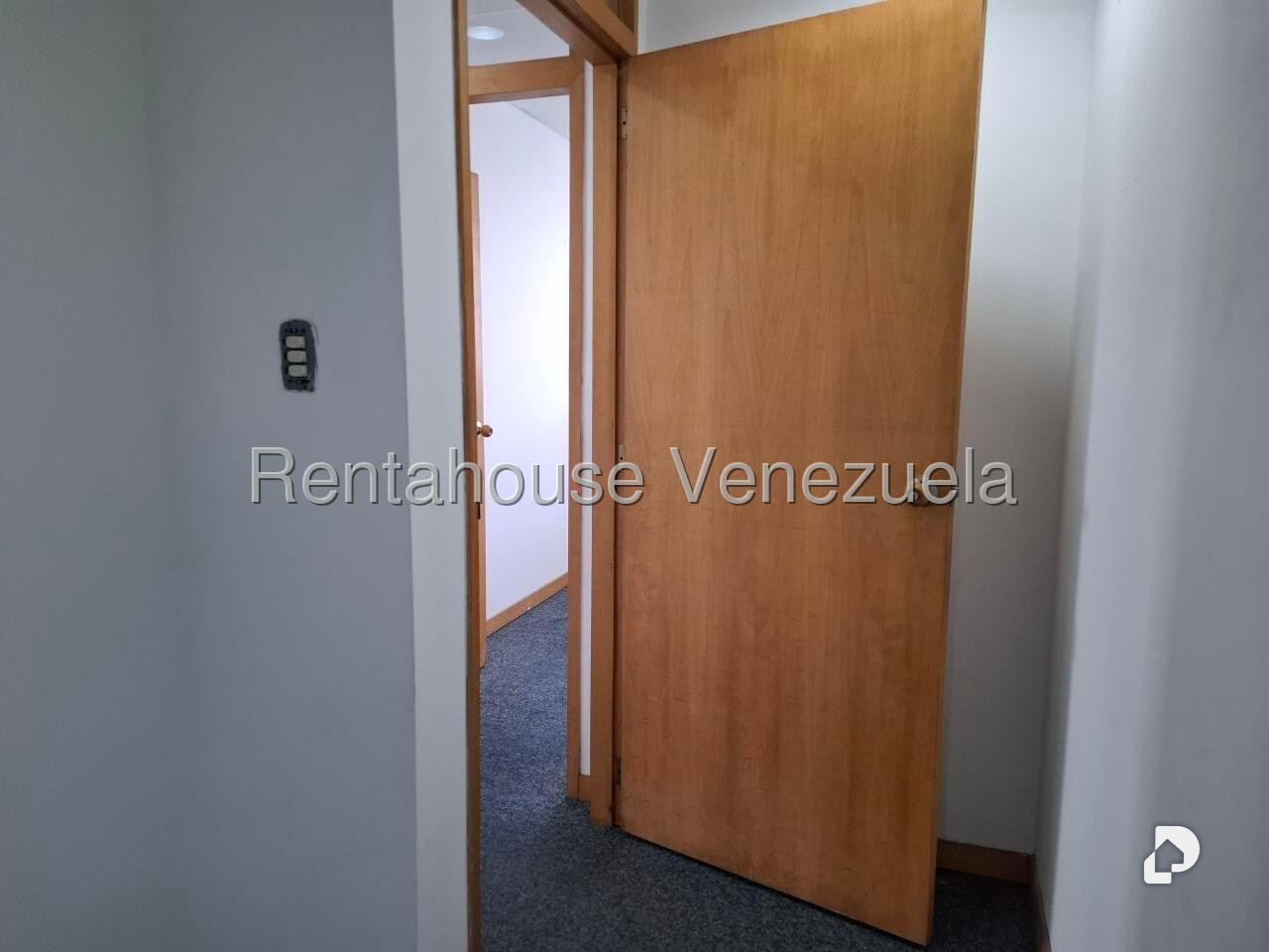 Local comercial en Los Palos Grandes, Caracas – 3