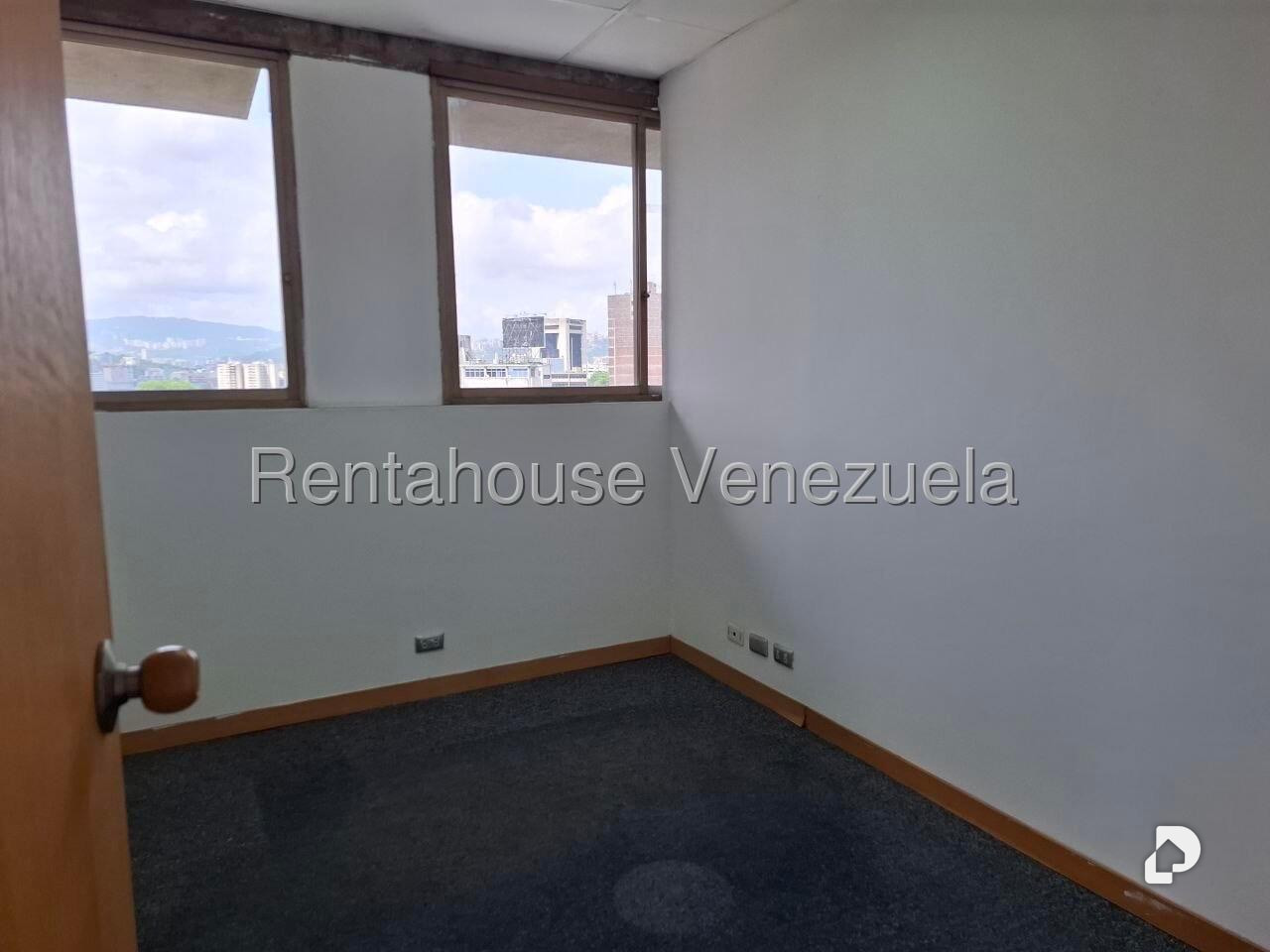 Local comercial en Los Palos Grandes, Caracas – 4