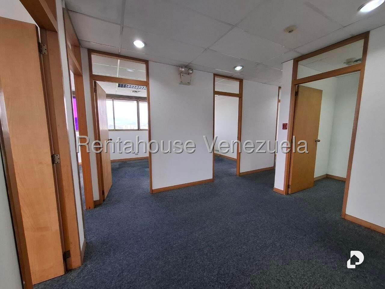 Local comercial en Los Palos Grandes, Caracas – 11
