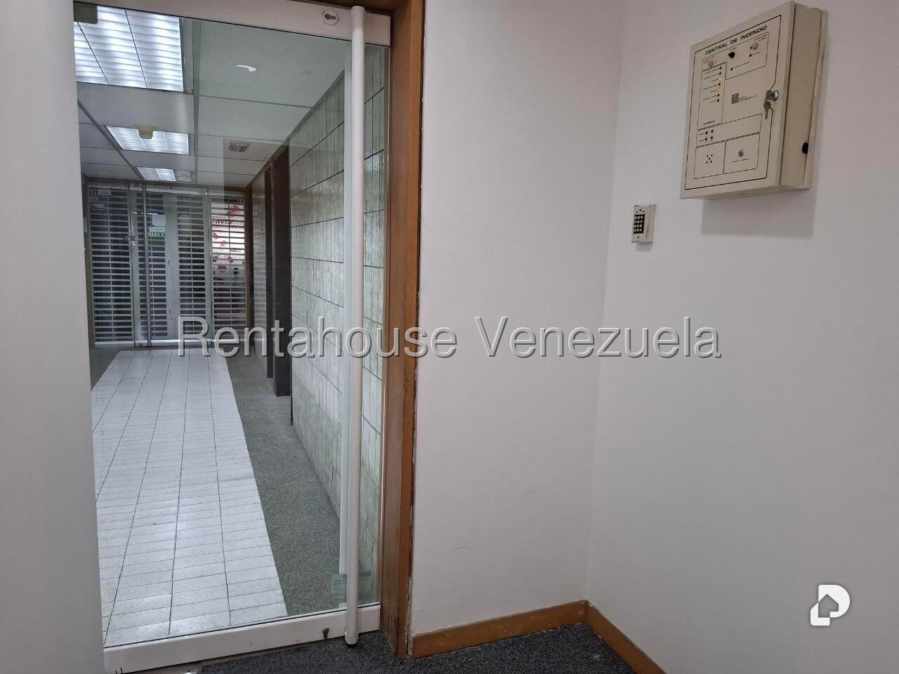 Local comercial en Los Palos Grandes, Caracas – 2