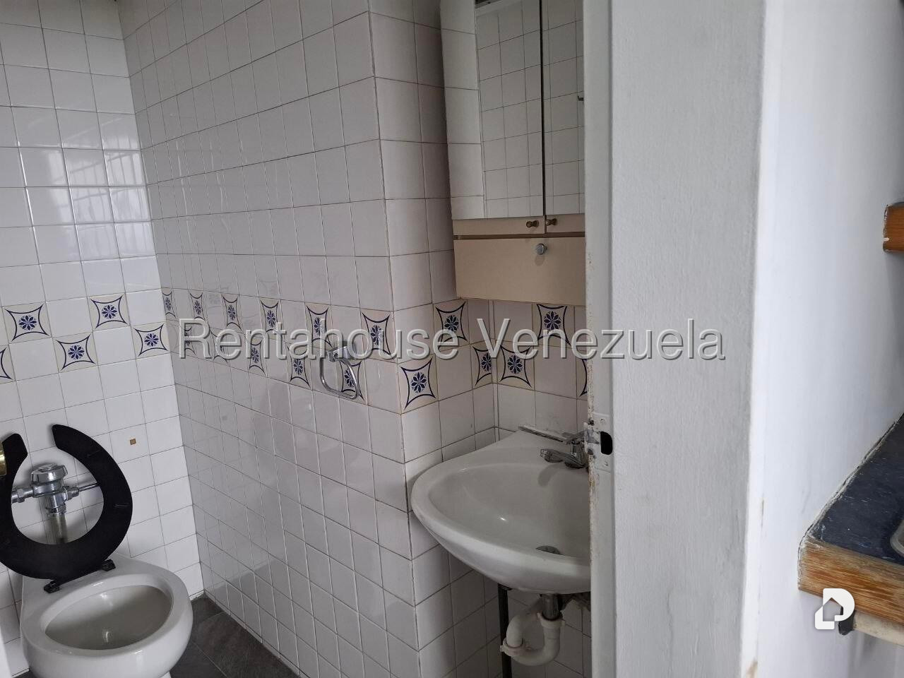 Local comercial en Los Palos Grandes, Caracas – 8