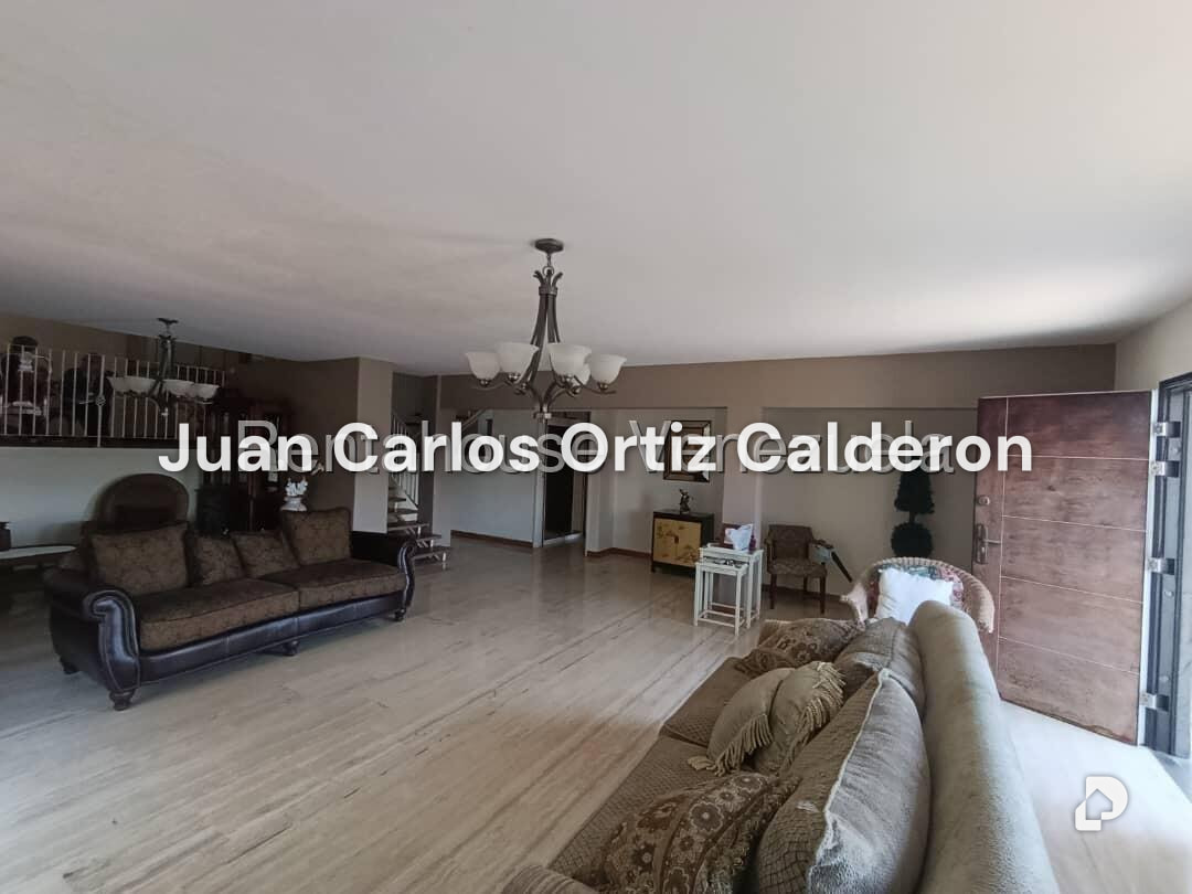 Casa en Cumbres de Curumo, Caracas – 7