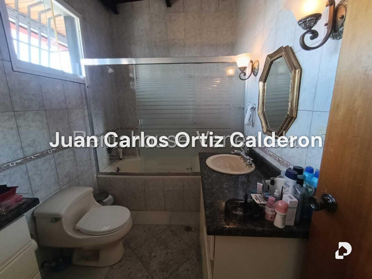 Casa en Cumbres de Curumo, Caracas – 17
