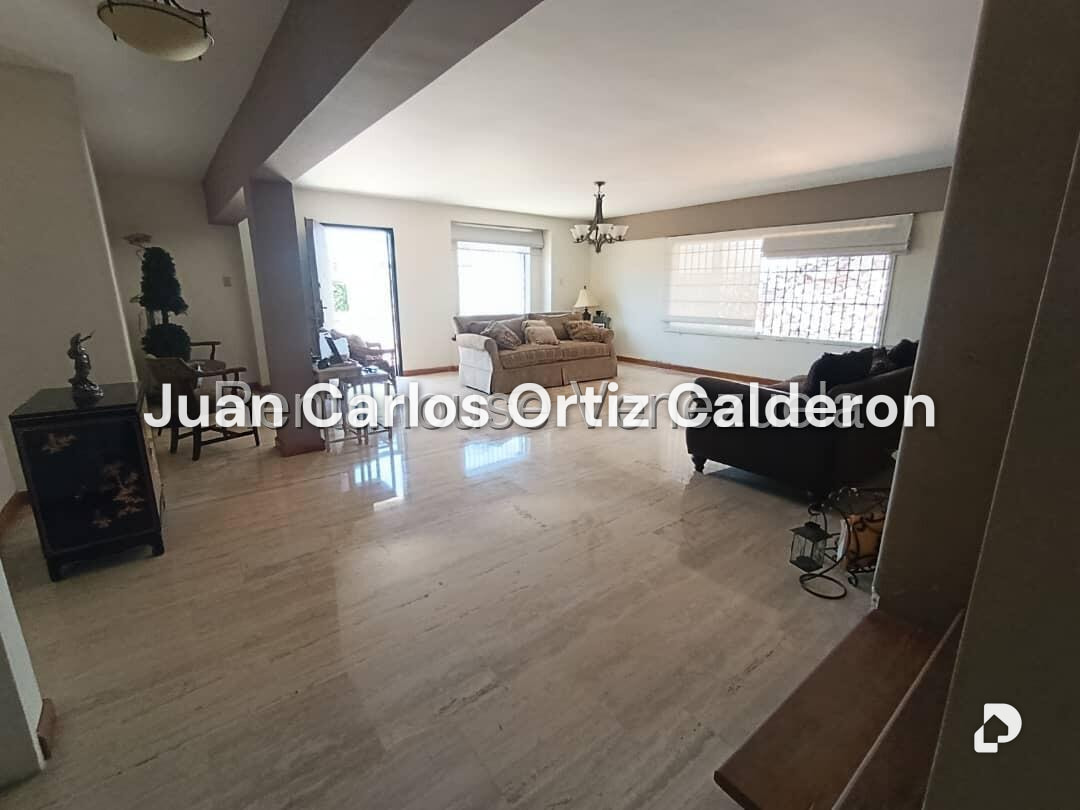 Casa en Cumbres de Curumo, Caracas – 3