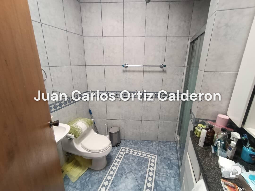 Casa en Cumbres de Curumo, Caracas – 18