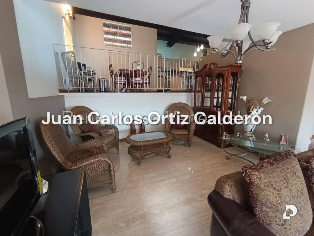 Casa en Cumbres de Curumo, Caracas – 24