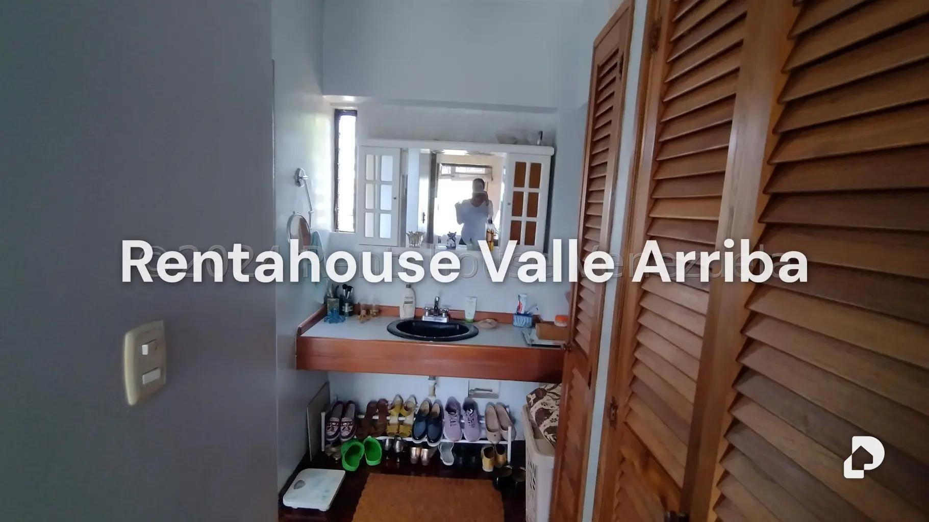 Apartamento en Lomas de Monte Claro, Caracas – 11