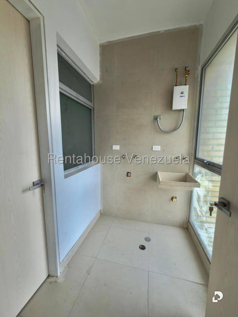 Apartamento en El Rosal, Caracas – 8