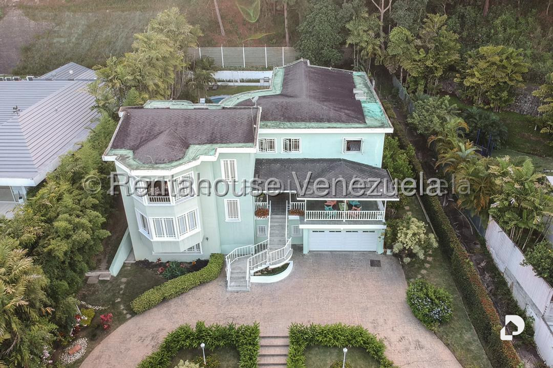 House in La Lagunita Country Club, Caracas – 3