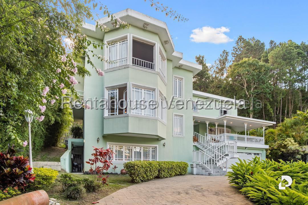 House in La Lagunita Country Club, Caracas – 2