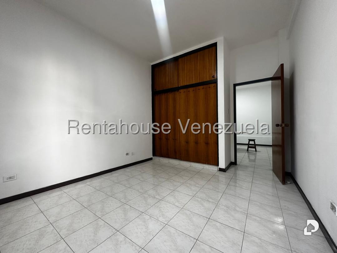 Local comercial en El Marqués, Caracas – 13