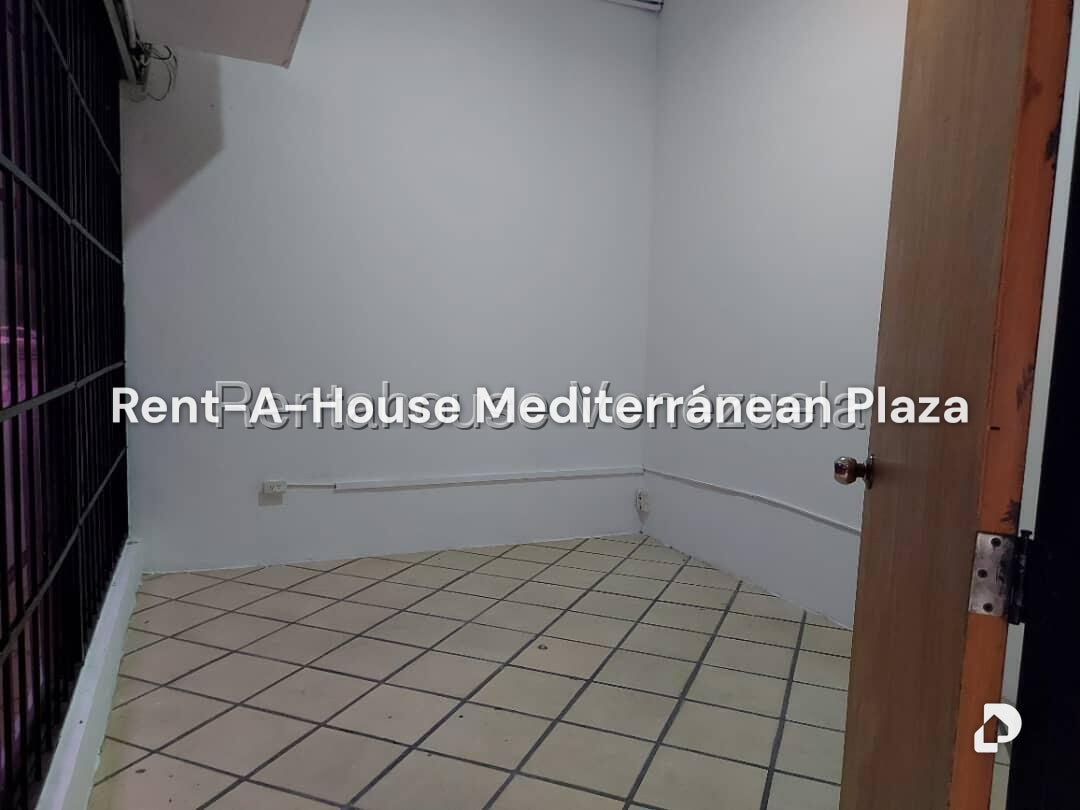 Local comercial en Zona Industrial, Valencia