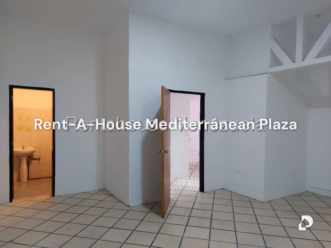 Local comercial en Zona Industrial, Valencia