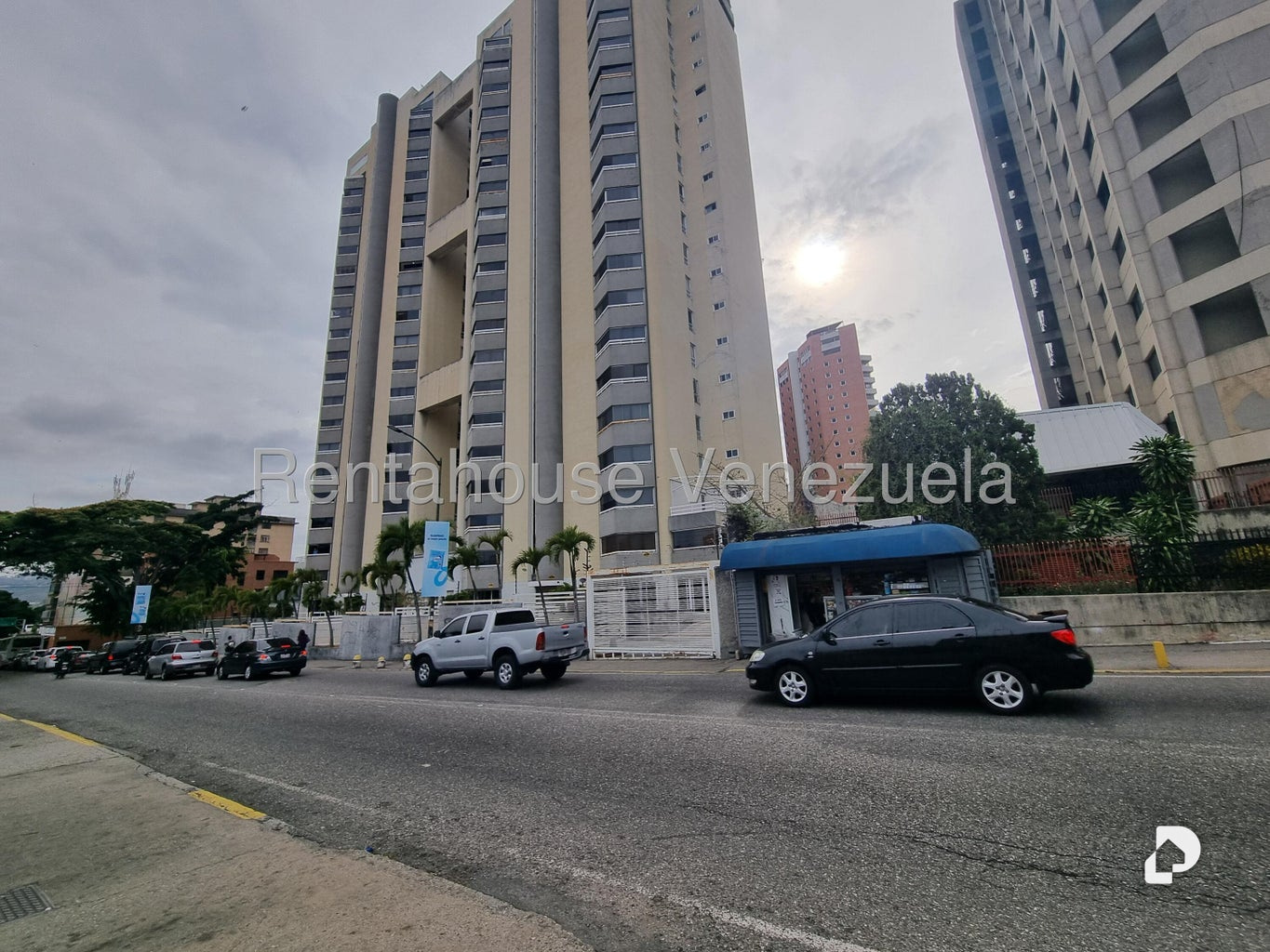 Local comercial en Los Dos Caminos, Caracas – 1
