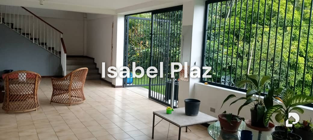 House in La Lagunita, Caracas – 12