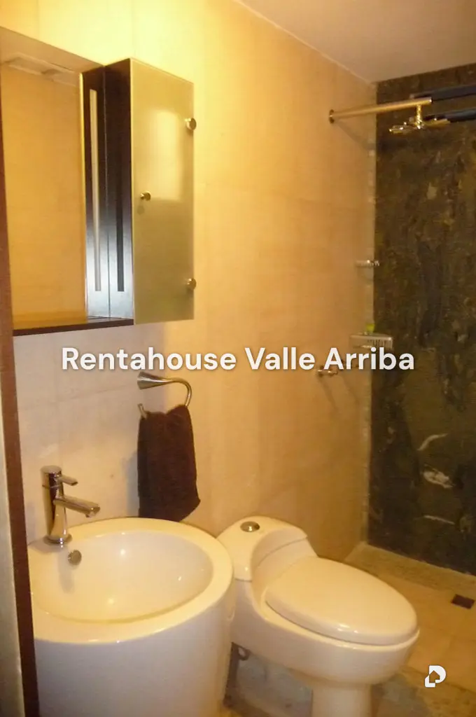 Apartamento en Los Palos Grandes, Caracas – 24