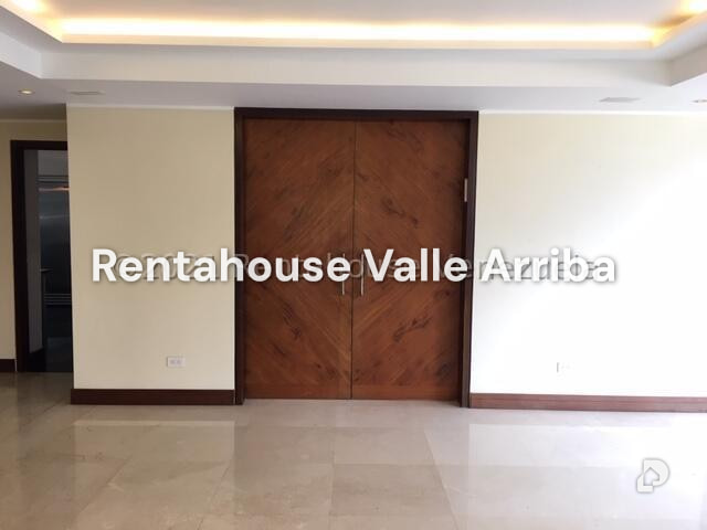Apartamento en La Florida, Caracas – 11