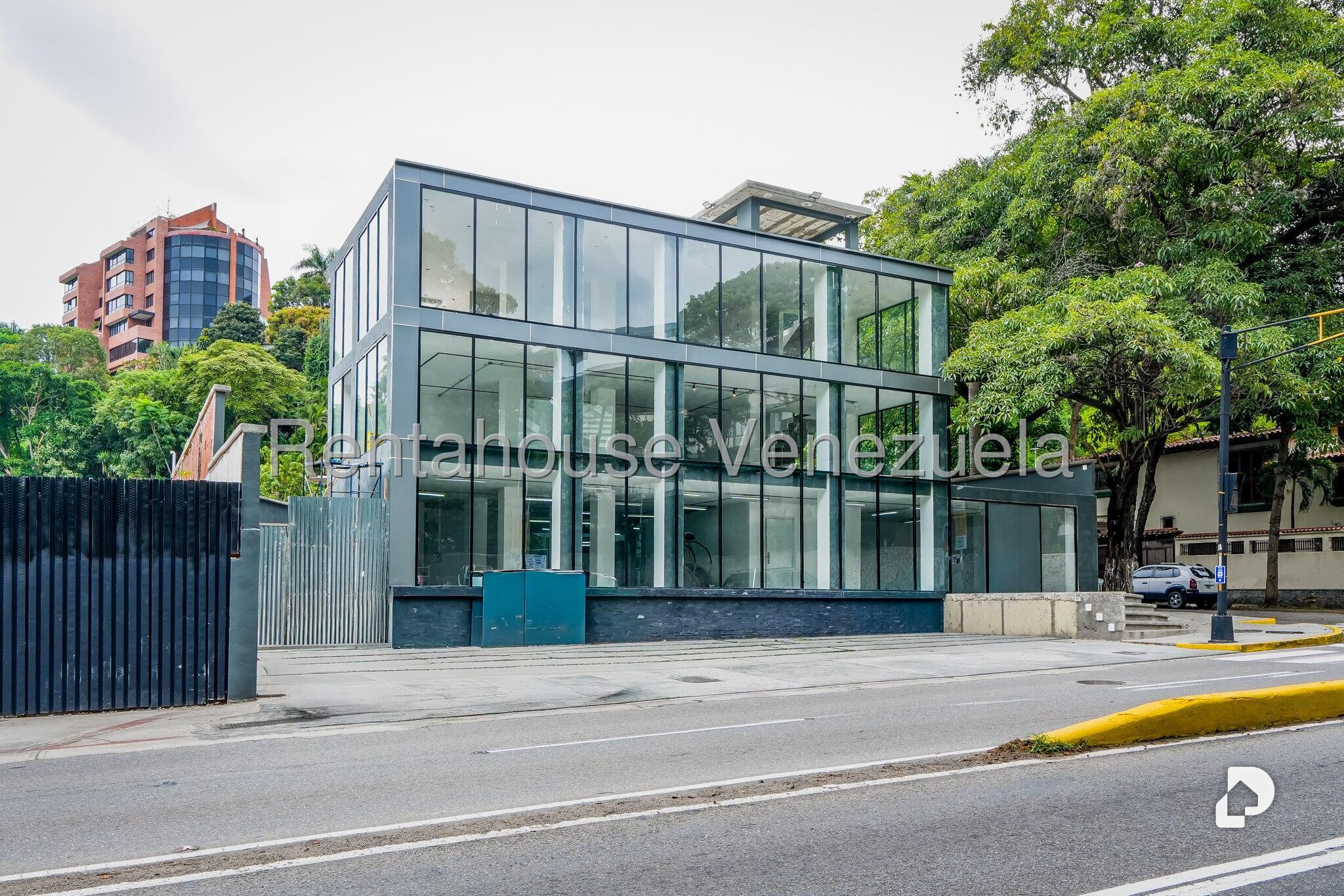Local comercial en Chuao, Caracas – 1
