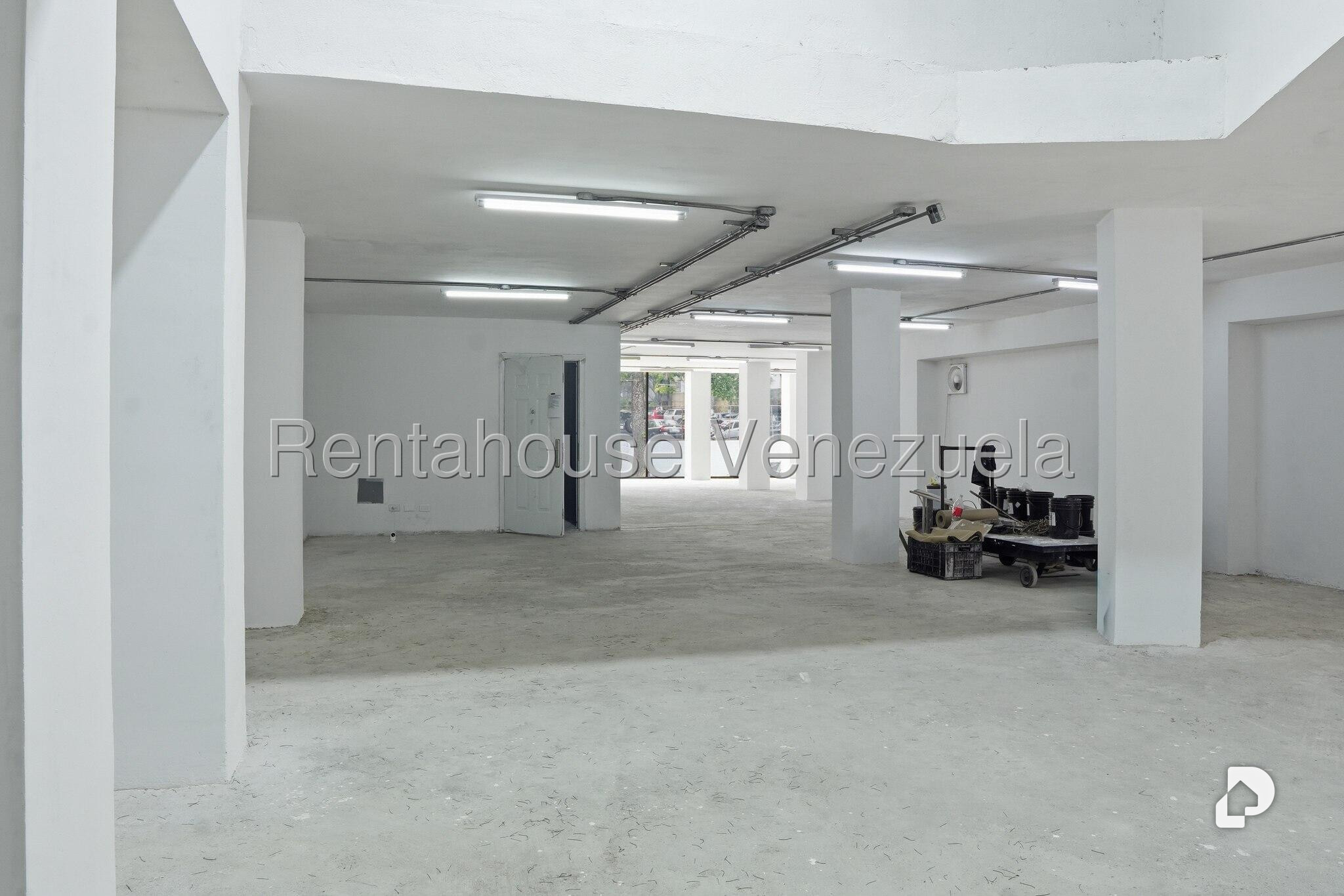 Local comercial en Chuao, Caracas – 11